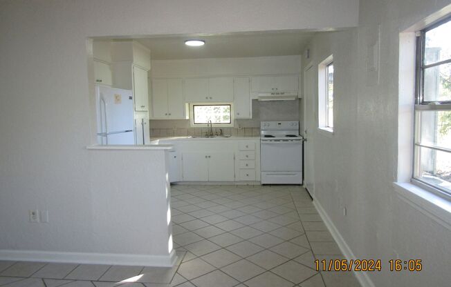 3 beds, 1 bath, $850