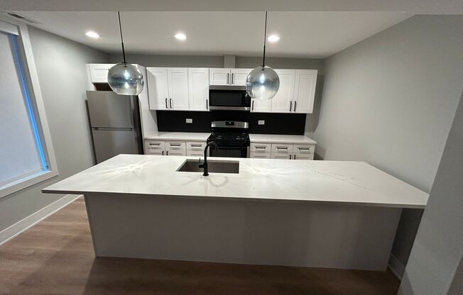 911-913 South Miller Street