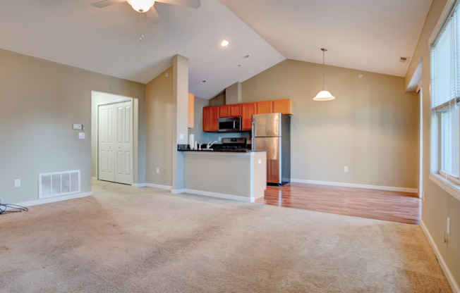 3 beds, 2 baths, $1,750, Unit 33