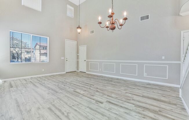 GRAND Entrance BEAUTIFUL 4 Bedroom Home in North Las Vegas!