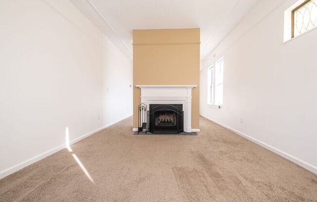 14 ESSEX ST
