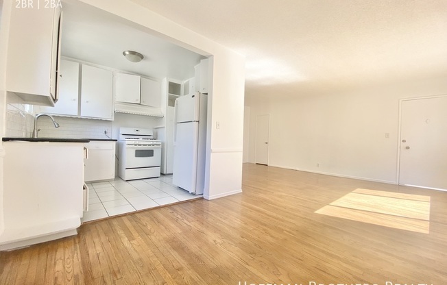 1162 N ORANGE GRV