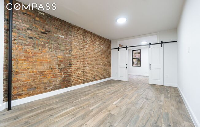 315 E 5 ST