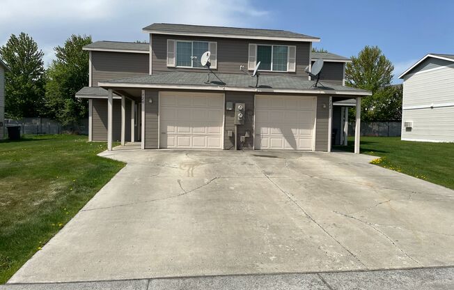 Townhouse Style Duplex for Rent!!
