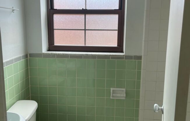 Studio, 1 bath, 487 sqft, $1,300, Unit Fifth 304