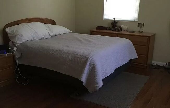 3 beds, 1.5 baths, , $1,550