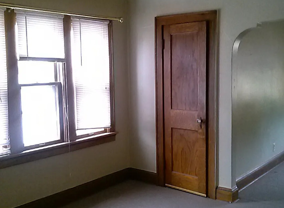 3238 S 7 ST