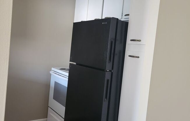 1 bed, 1 bath, 500 sqft, $705, Unit 106