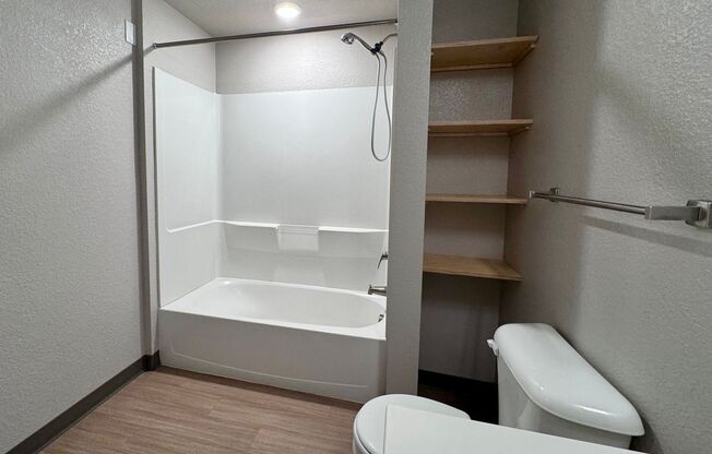 Studio, 1 bath, 734 sqft, $1,435, Unit 208