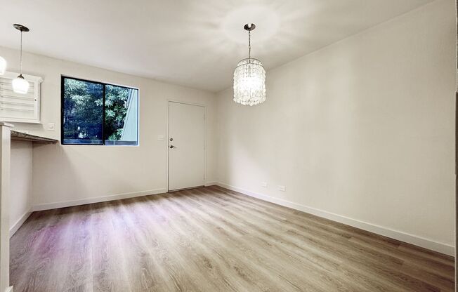 Pet Friendly Hawaii Kai Townhouse with A/C