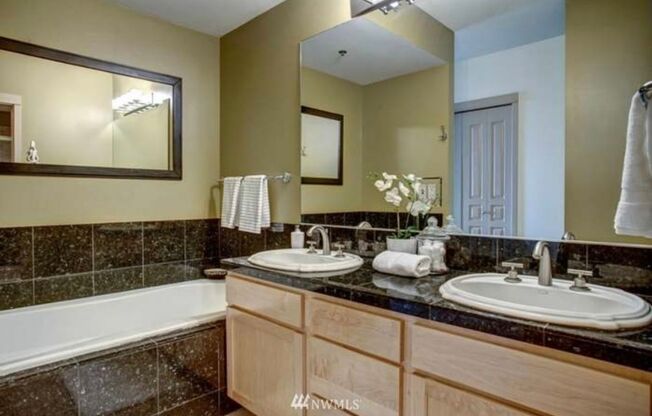 2 beds, 2 baths, $5,195, Unit # 1111