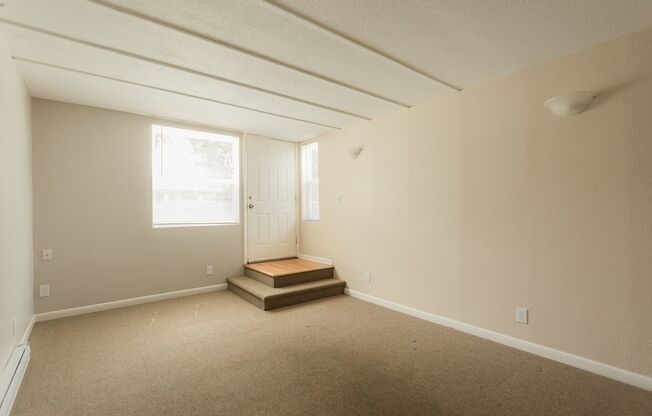 2 beds, 1 bath, 690 sqft, $2,800, Unit 210