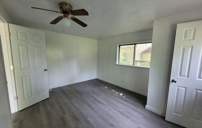 3 beds, 1 bath, $1,095