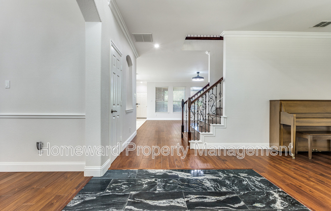 7526 GREENVALLEY LN