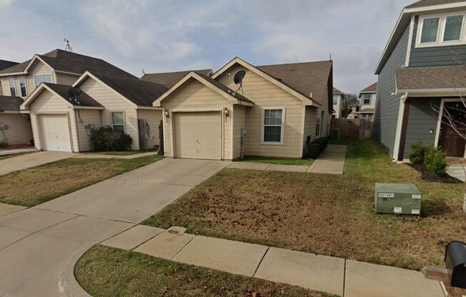 Adorable 2 bed, 2 bath home in Everman ISD