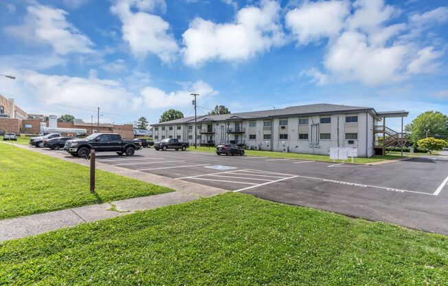1 bed, 1 bath, 640 sqft, $1,095, Unit A2