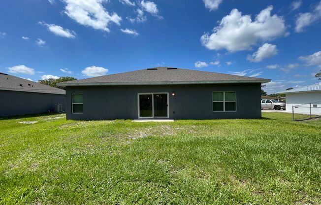 BEAUTIFUL 4bd/2ba Home in Palm Bay!