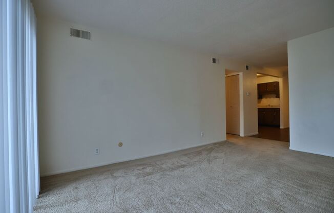 1 bed, 1 bath, 800 sqft, $850, Unit 1420 West Glen Avenue Apt 210