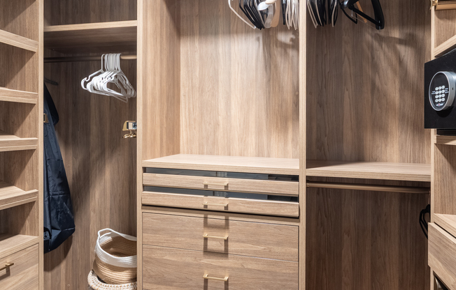 1 bed, 1.5 baths, 1,436 sqft, $10,500, Unit 20E