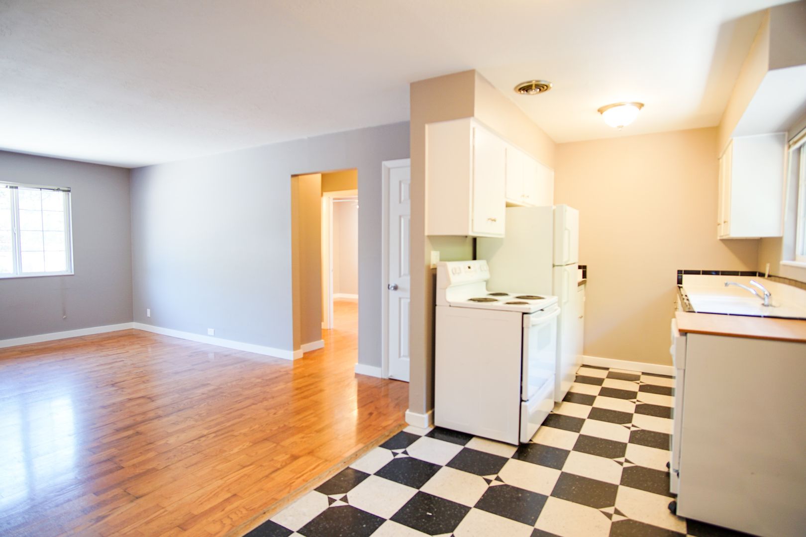 Ideal John's Landing 1-Bed w/ Open Layout, Washer/Dryer & a Private Patio!