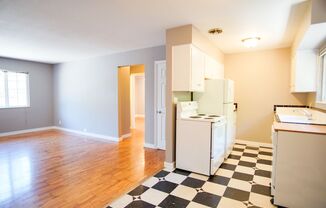 Ideal John's Landing 1-Bed w/ Open Layout, Washer/Dryer & a Private Patio!