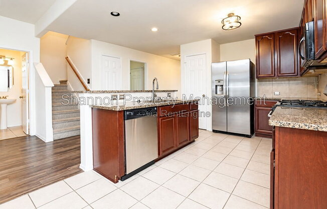 1939 WOODED ACRES DR