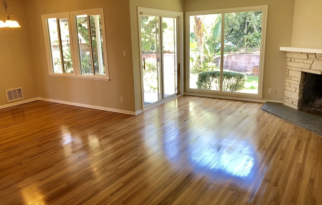 South Redondo - Riviera Village - Quiet and Close to the Beach!