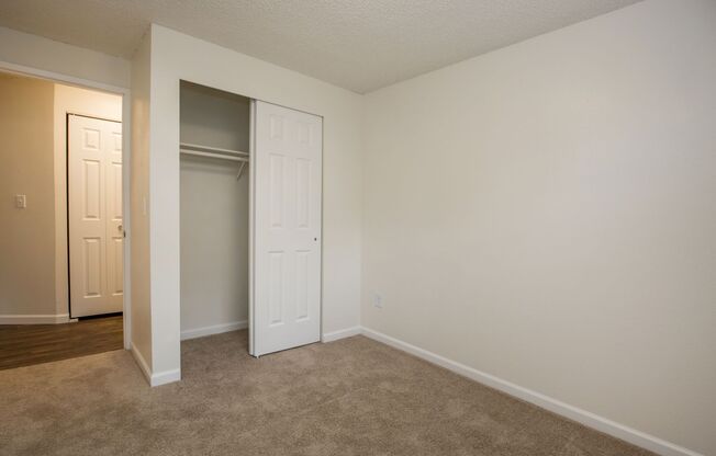 2 beds, 1 bath, 980 sqft, $1,445