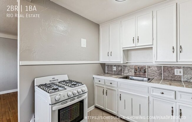 1310 N LEYDEN ST
