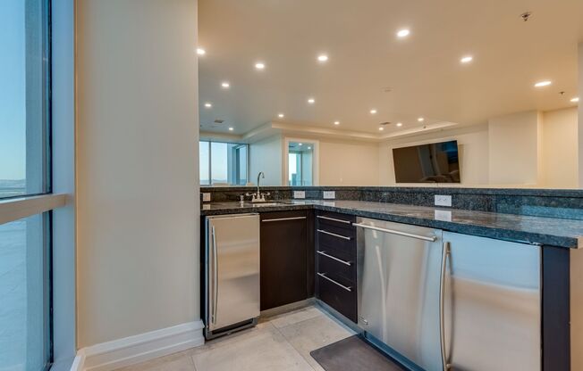 3 beds, 5 baths, $18,975, Unit # 4305
