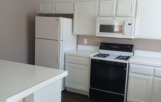 2 beds, 1 bath, 1,018 sqft, $1,700, Unit Hillpointe Rd. 1722