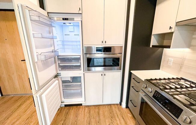 1 bed, 1 bath, 775 sqft, $3,495, Unit 220