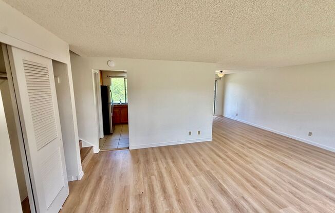 4 BR/2.5 BA/4 PK/Available May 1