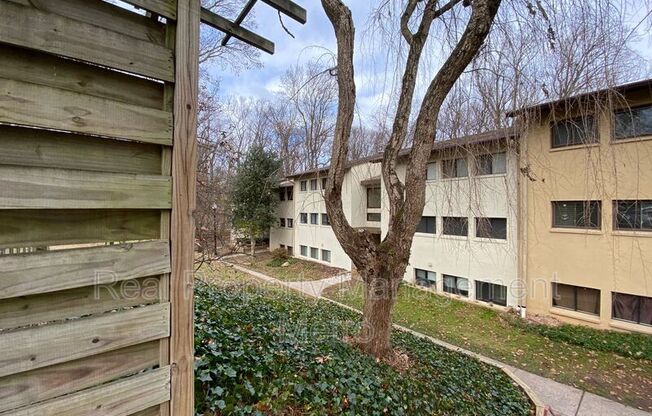 5657 HARPERS FARM RD