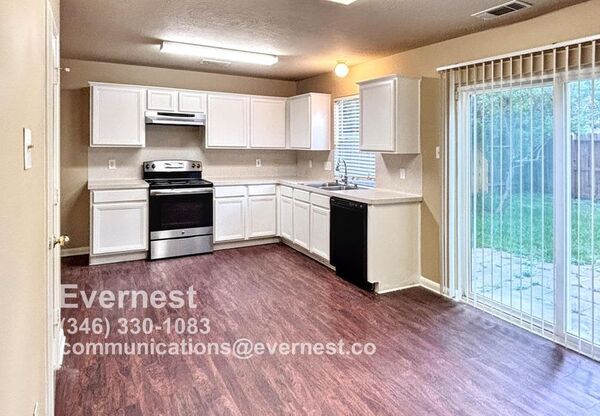 19402 SANDY WOODS DR