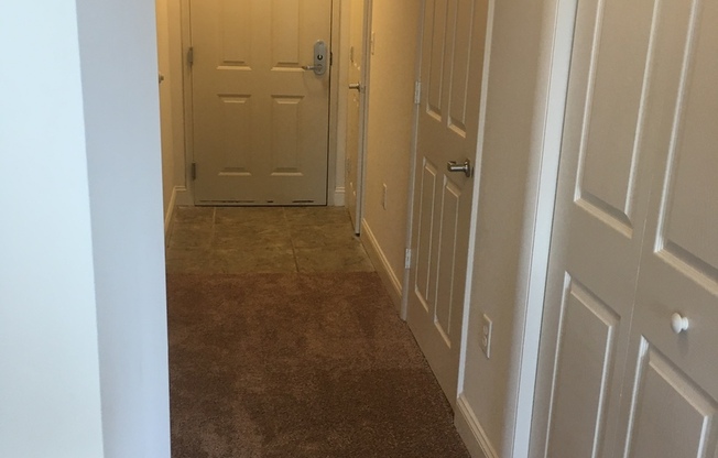 2 beds, 2 baths, 840 sqft, $1,877, Unit 4-0407