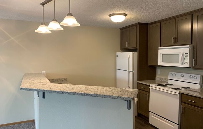 1 bed, 1 bath, 711 sqft, $1,165, Unit 3720203R