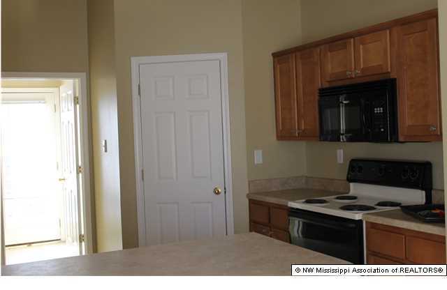 2 beds, 2 baths, $1,399