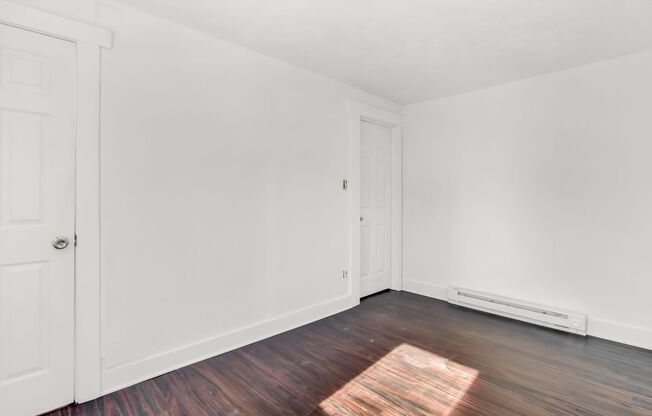 3 beds, 1 bath, 1,100 sqft, $995, Unit 110 East Market Street - Apt 7