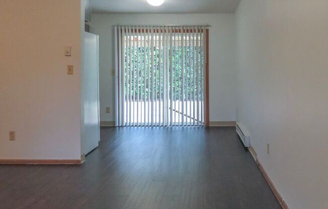 Laurel Lane Apts