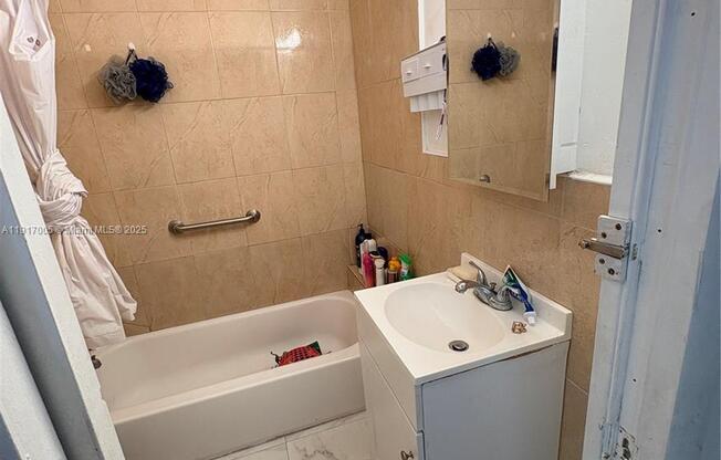 1560 NORTHWEST 25 AVE