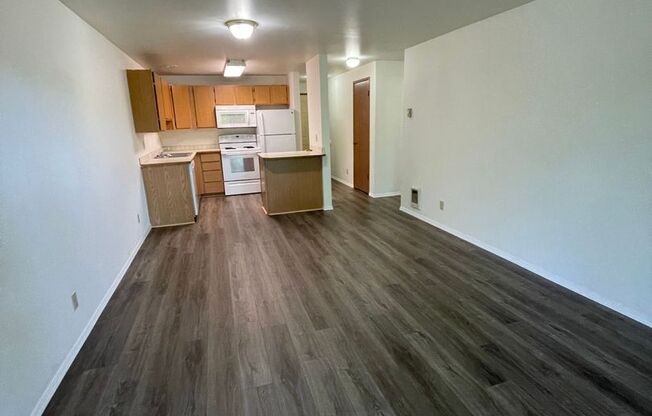 2 beds, 1.5 baths, 900 sqft, $1,600, Unit C104