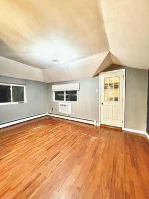 2 beds, 3 baths, 1,800 sqft, $3,900