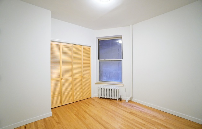 2 beds, 1 bath, $3,950, Unit 4