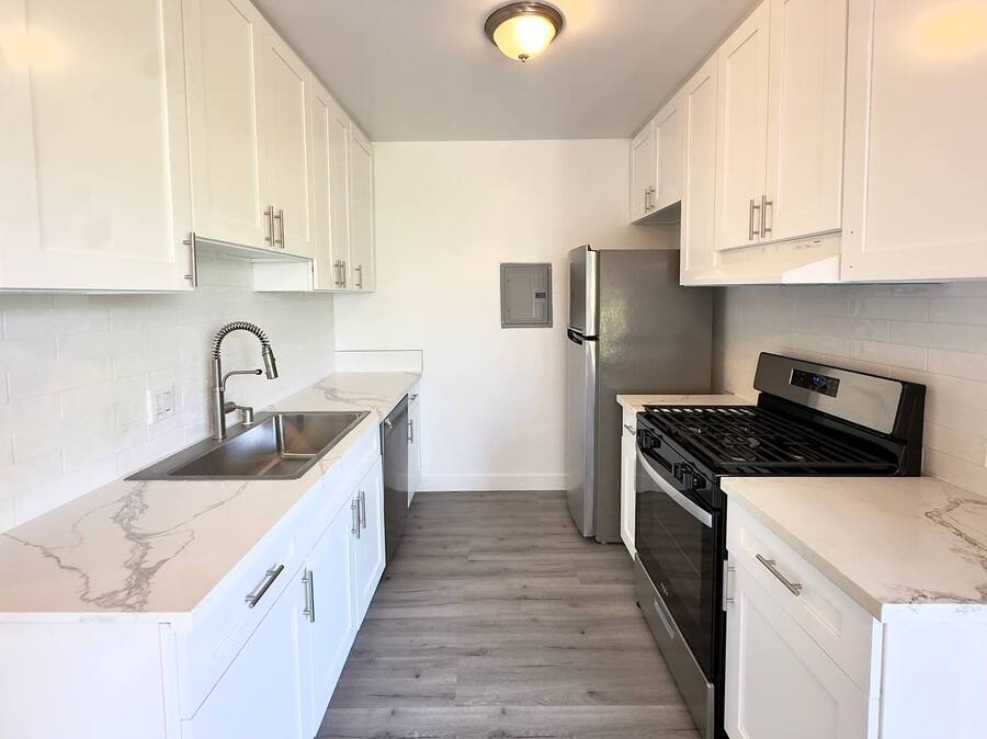 9719 REGENT ST