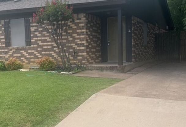 206 S. 4th Ave Mansfield, Texas 76063