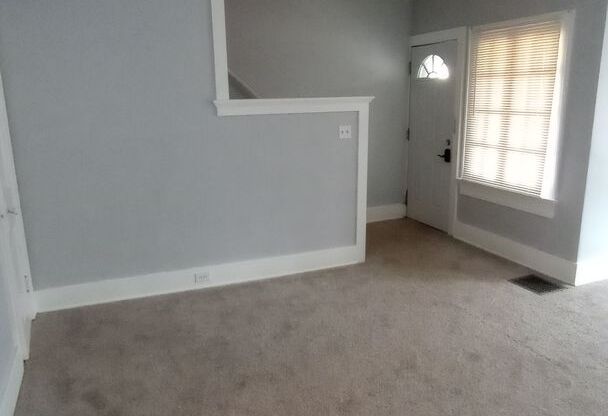 2 beds, 1 bath, 1,200 sqft, $925, Unit 945 Five Oaks