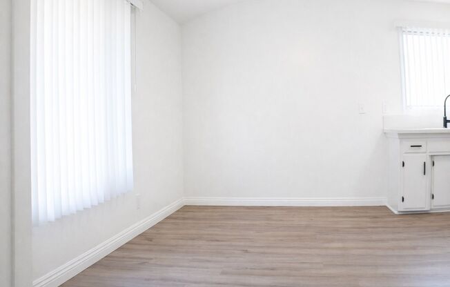 3 beds, 1.5 baths, 1,200 sqft, $2,695, Unit 859-04