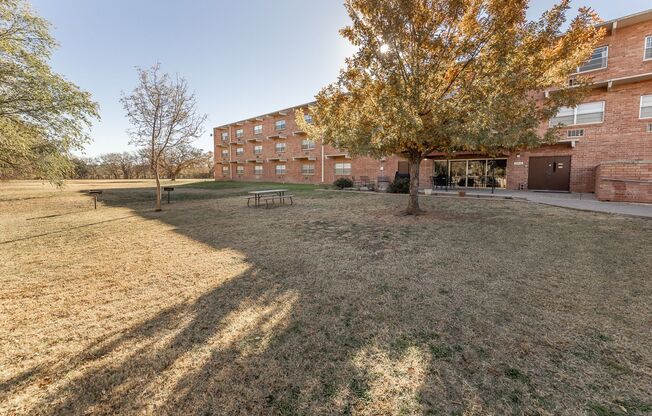 Studio, 1 bath, 350 sqft, $605, Unit 227