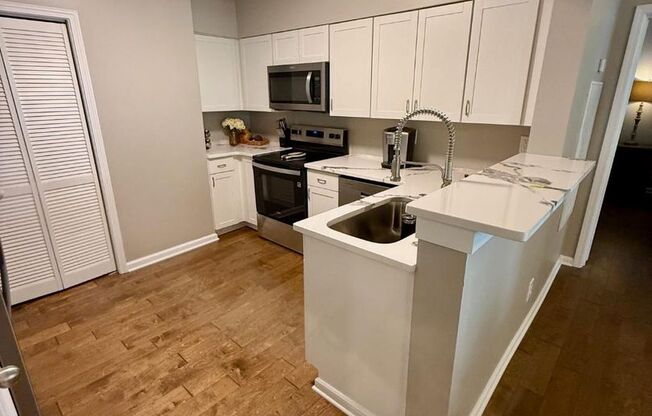 3 beds, 2 baths, 1,394 sqft, $2,850, Unit Daniel Ellis